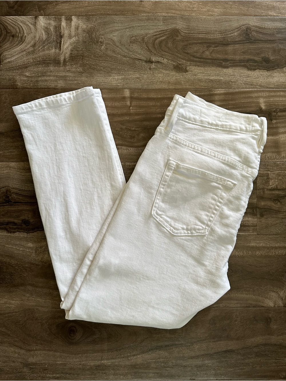 Worn Once Women’s FRAME Le Pixie Beau White Distressed Jeans Size: 25